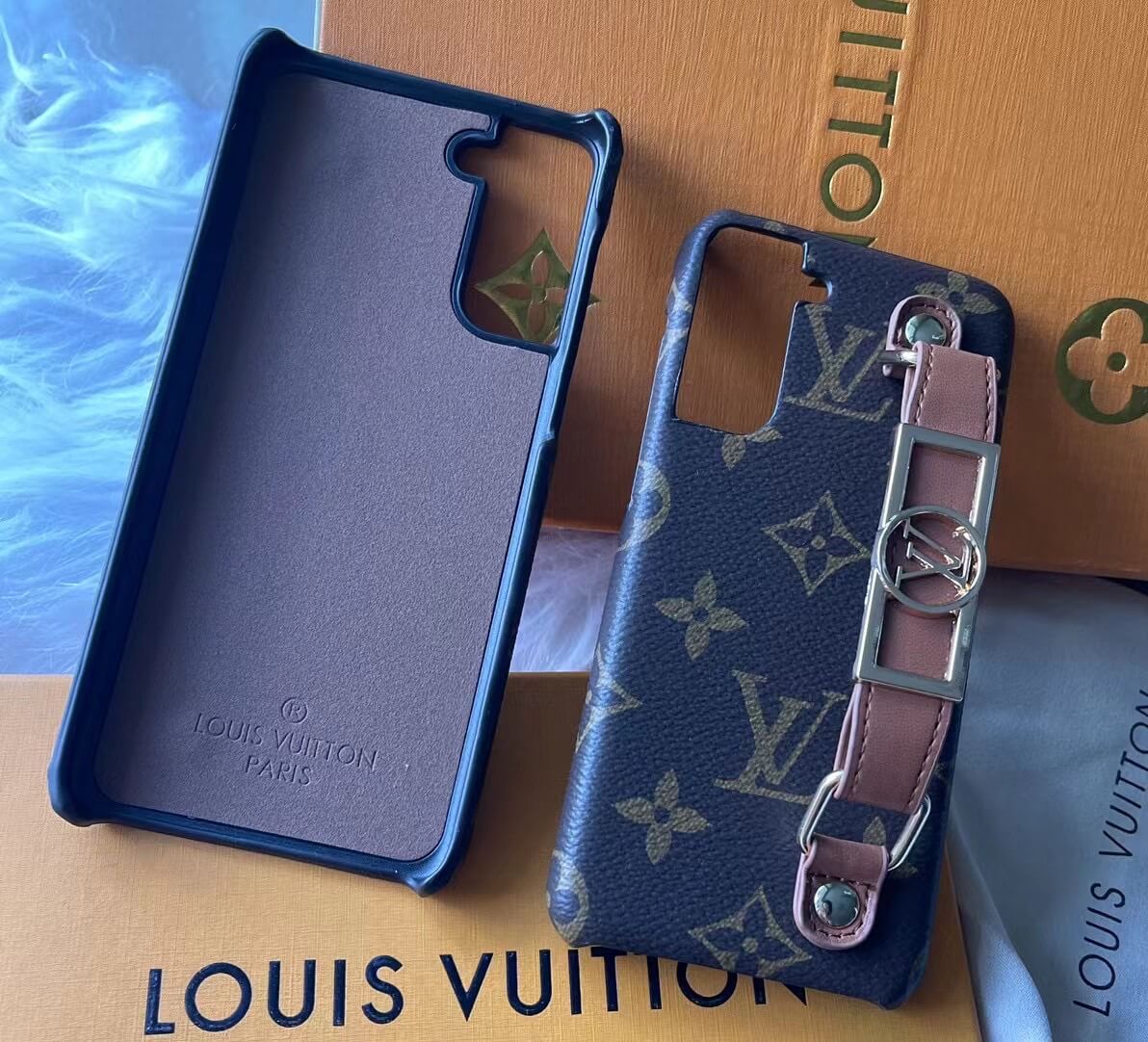 Louis Vuitton Dauphine mm Monogram Wrist band Case Samsung Galaxy