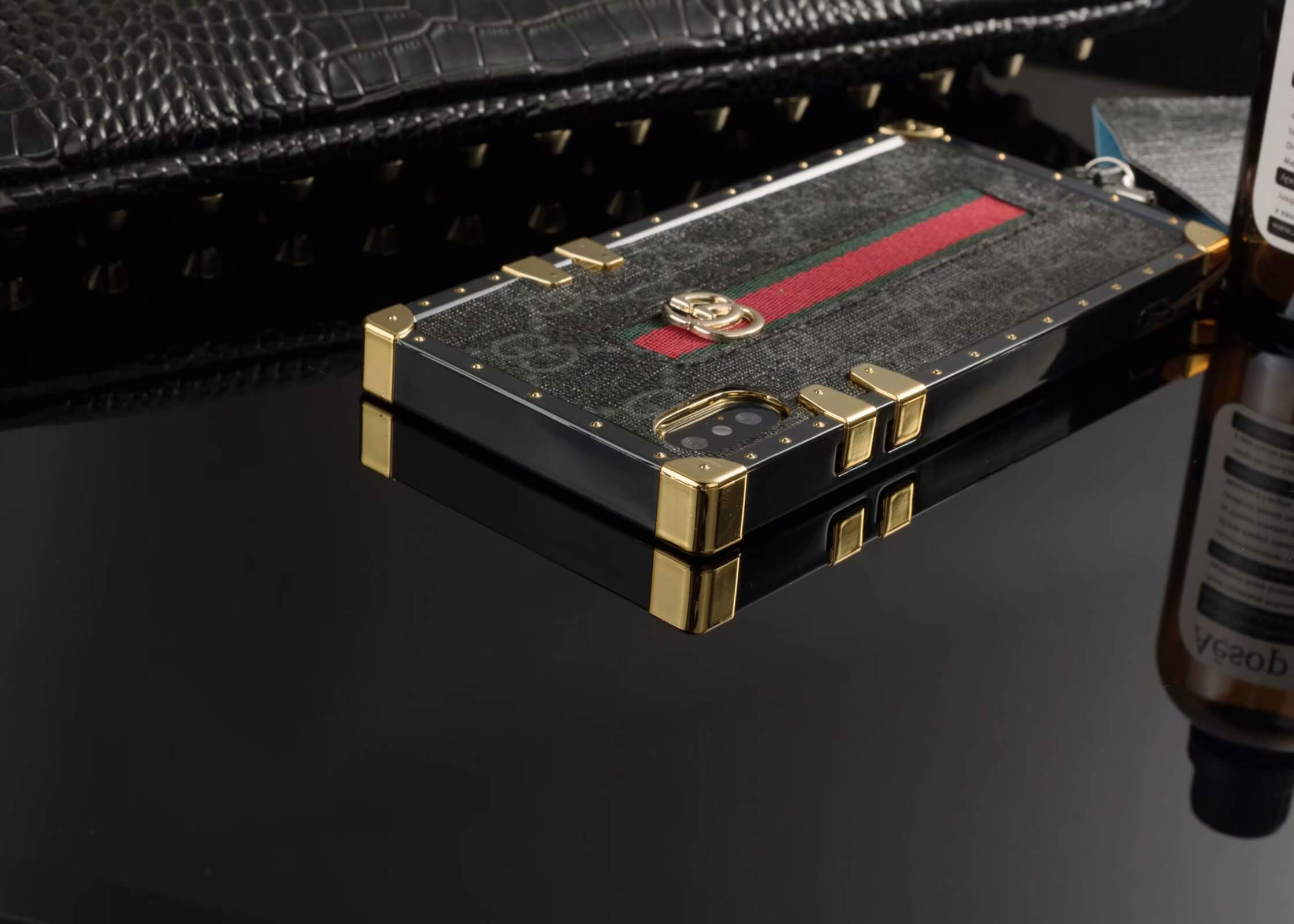 Gucci Stripe Eye Trunk Case for Samsung Galaxy S24 S23 S22 S21 S20 S10 Ultra Plus Note 10 20 Ultra - Image 3